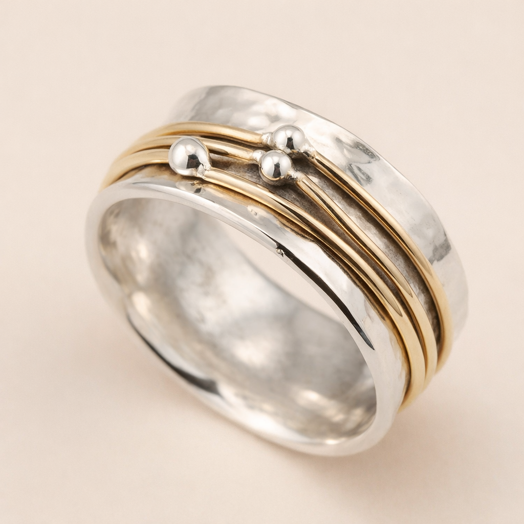 Elegante zilveren ring met verfijnde laagjes