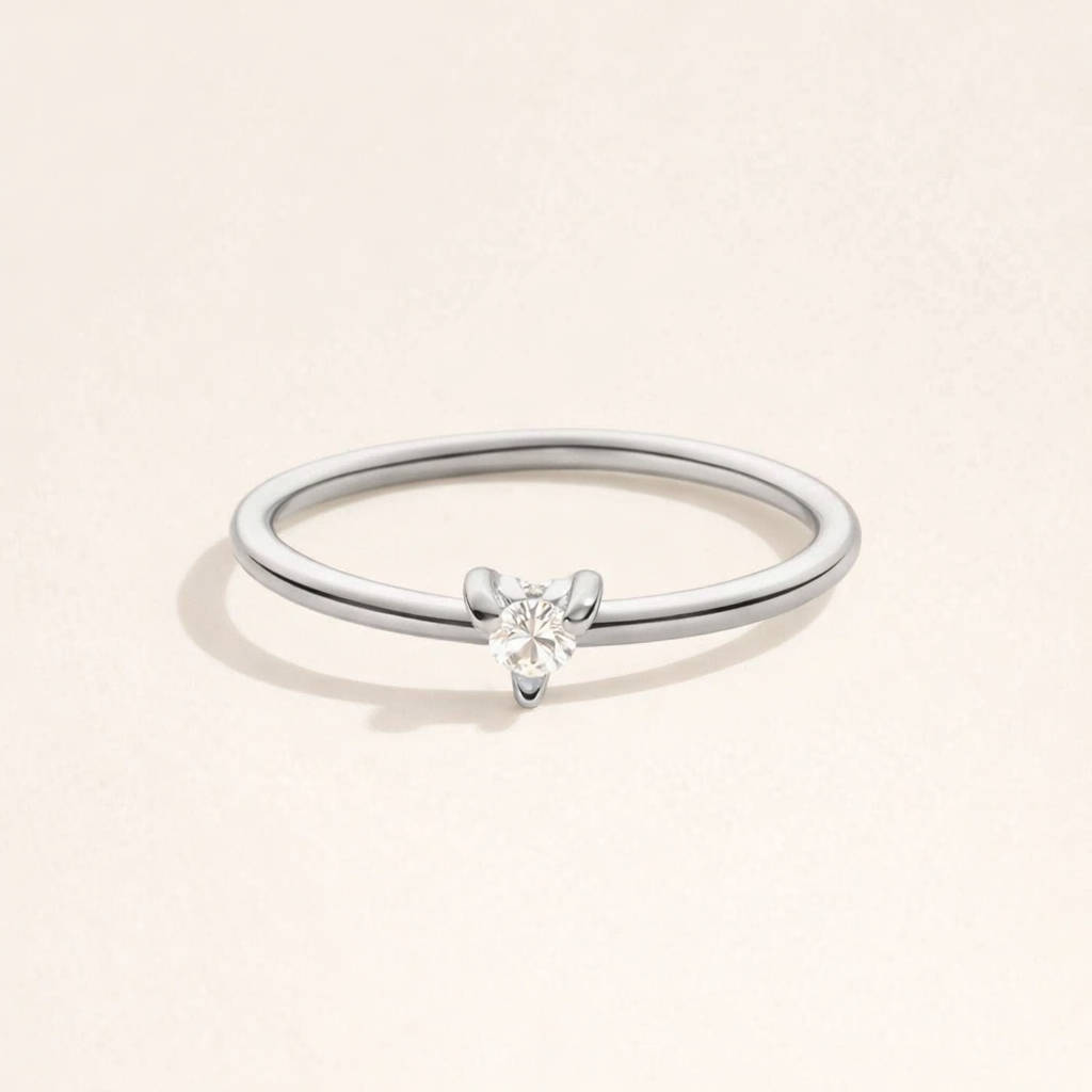 Verfijnde zirkonia ring met hartje