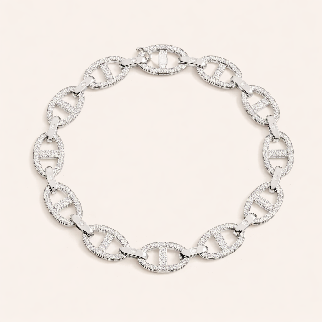 Zachte witgouden armband met delicate details