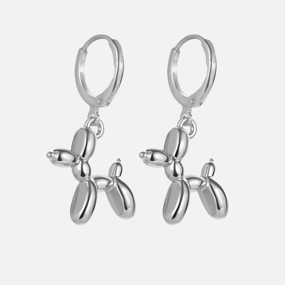 Gouden Huggie Oorbellen met Mini Ballon Hond Charm