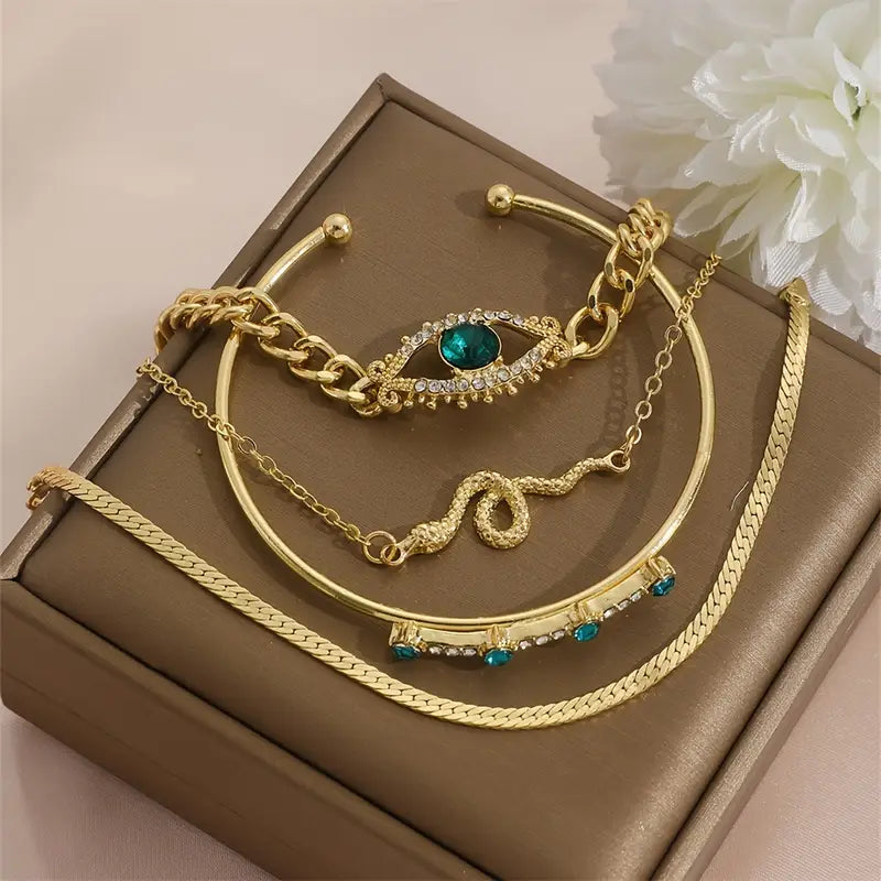 Elegante gouden armband met verfijnde details