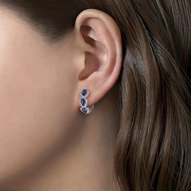 Elegante oorbellen van wit goud met saffieraccenten