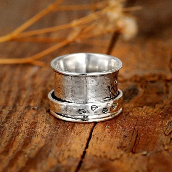 Gouden levensboom ring met delicate zirkonia details