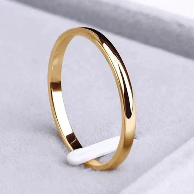 Elegante ring van goud en zilver met verfijnde afwerking