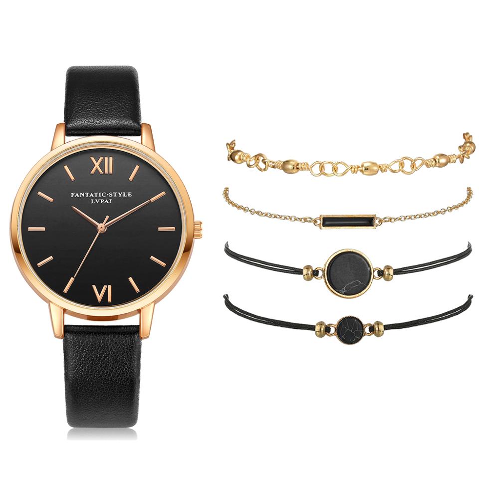 Elegante zilveren horloge met verfijnde schakelstructuur