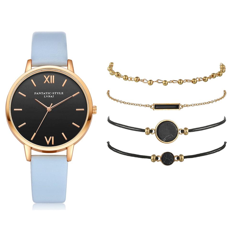 Elegante zilveren horloge met verfijnde schakelstructuur