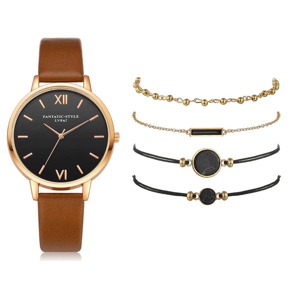 Elegante zilveren horloge met verfijnde schakelstructuur