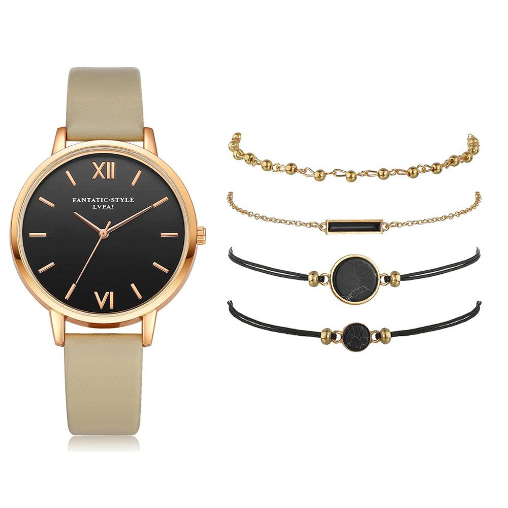 Elegante zilveren horloge met verfijnde schakelstructuur