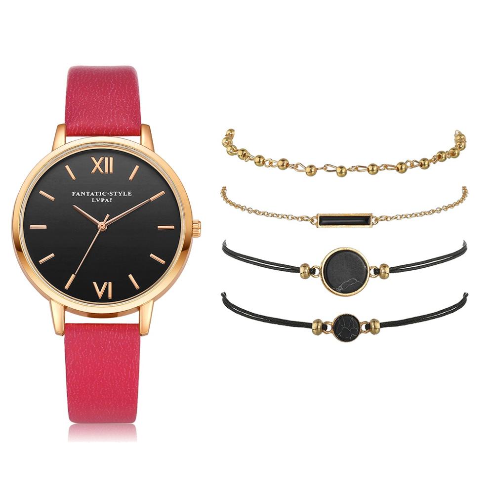 Elegante zilveren horloge met verfijnde schakelstructuur