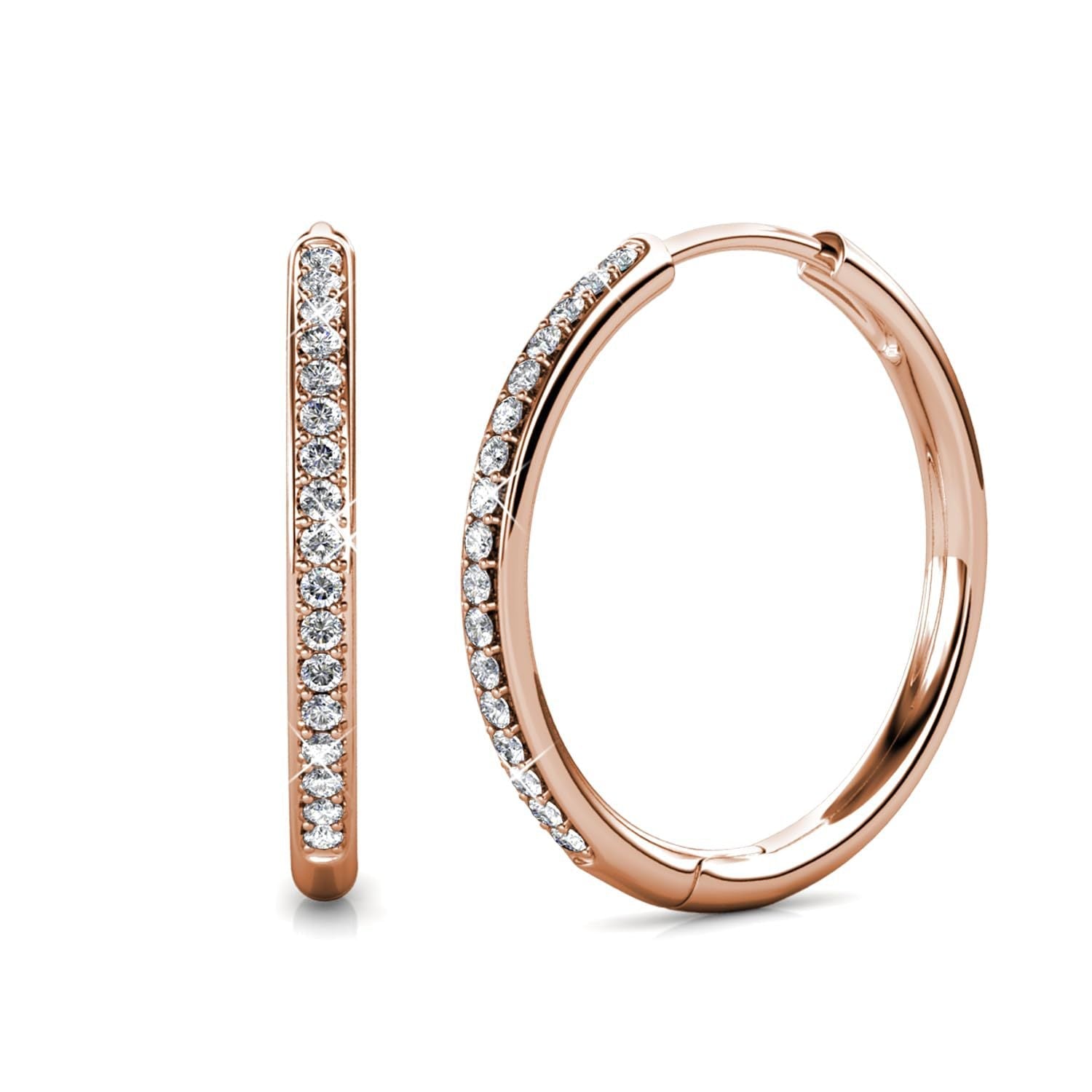 Elegante gouden oorbellen met pave-details