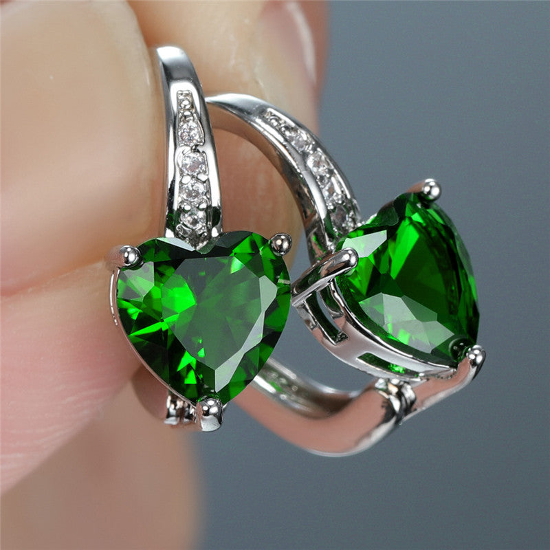 Elegante oorbellen van wit goud met subtiele glans