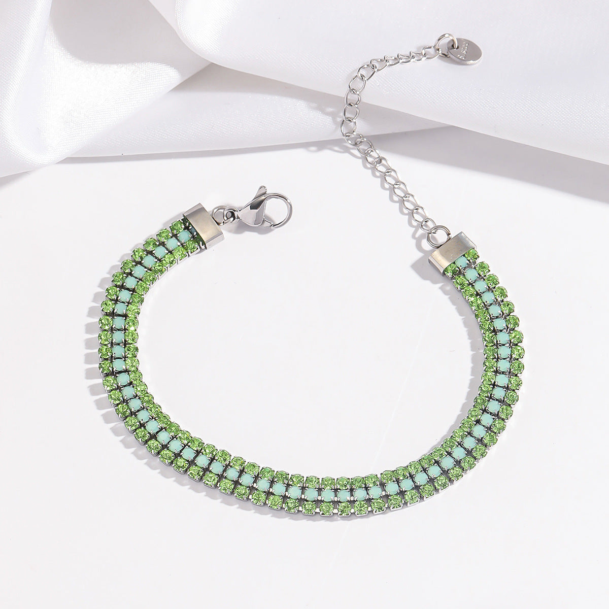 Elegante witgouden armband met verfijnde glans