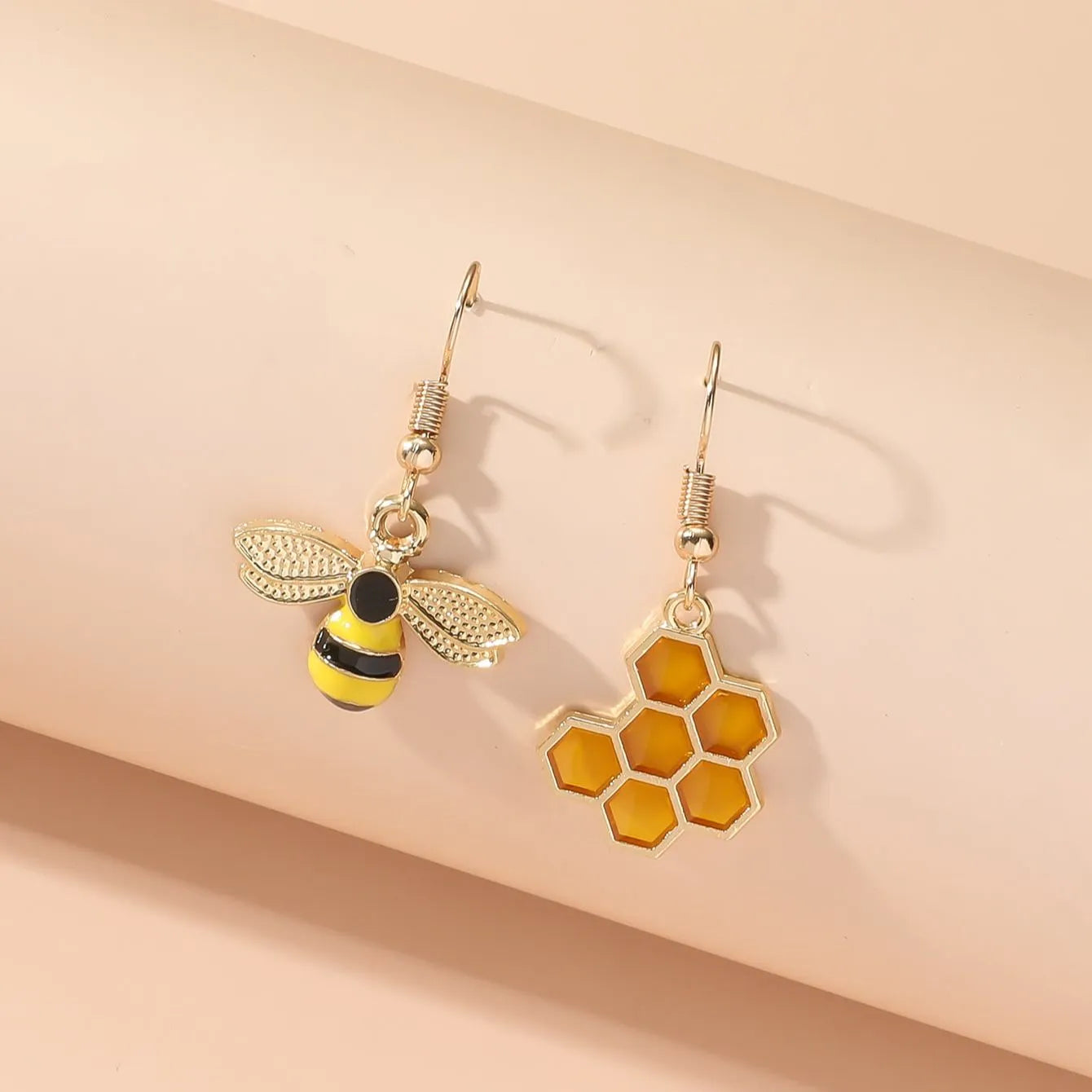 Honingraat & Bij Oorbellen – Gouden Sieraden voor Vrouwen