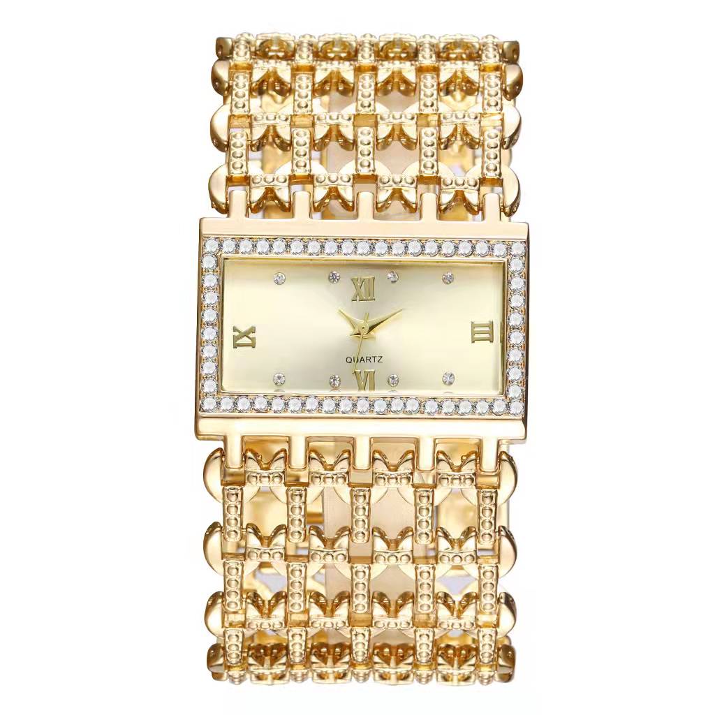 Minimalistische roségouden horloge met subtiele schakelketting