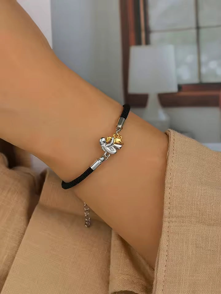 Elegante zilveren armband met hondencharme