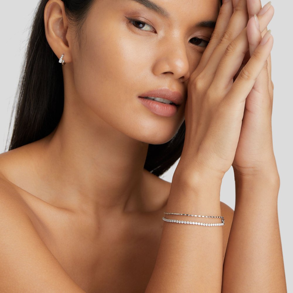 Elegante zilveren armband met sprankelende kristallen