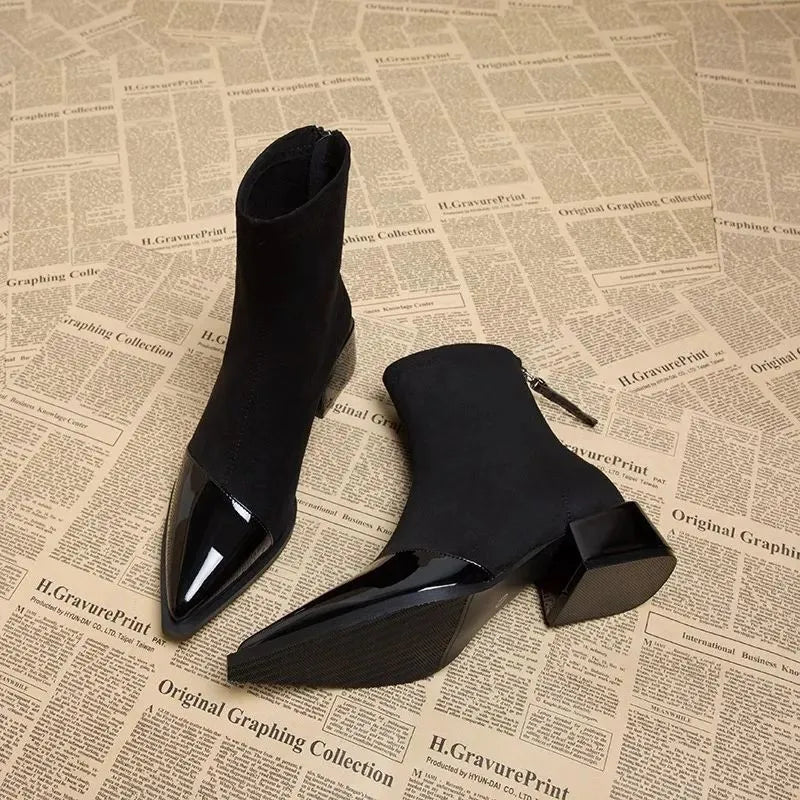 Bottines Dames Daim Talon Bloc Vernis Details Elegant