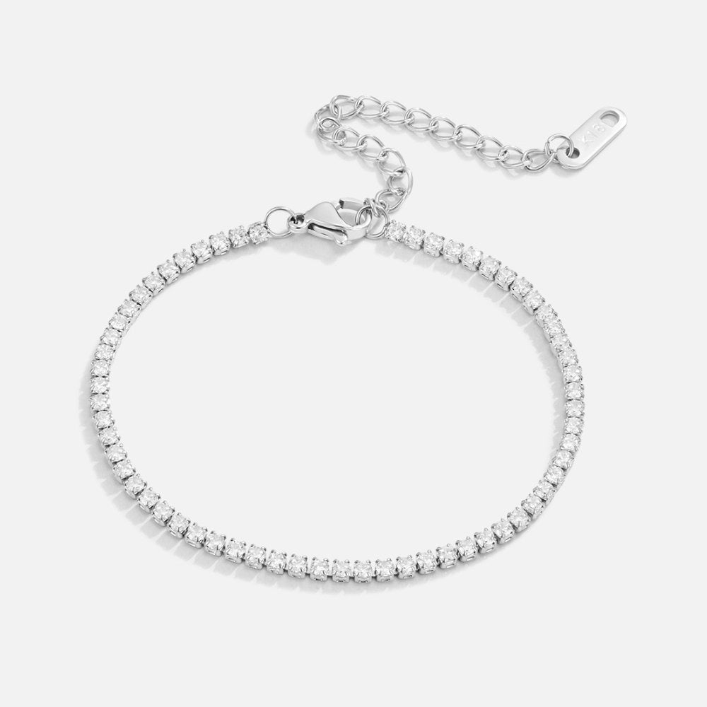 Elegante zilveren tennisarmband met subtiele zirkonia's