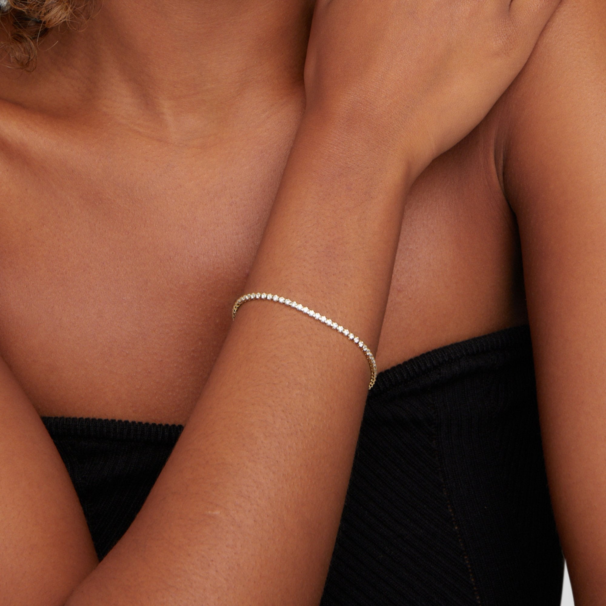 Elegante zilveren tennisarmband met subtiele zirkonia's