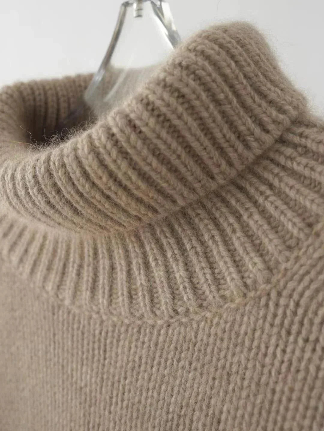 Cozy coltrui voor dames met oversized pasvorm en kaki kleur
