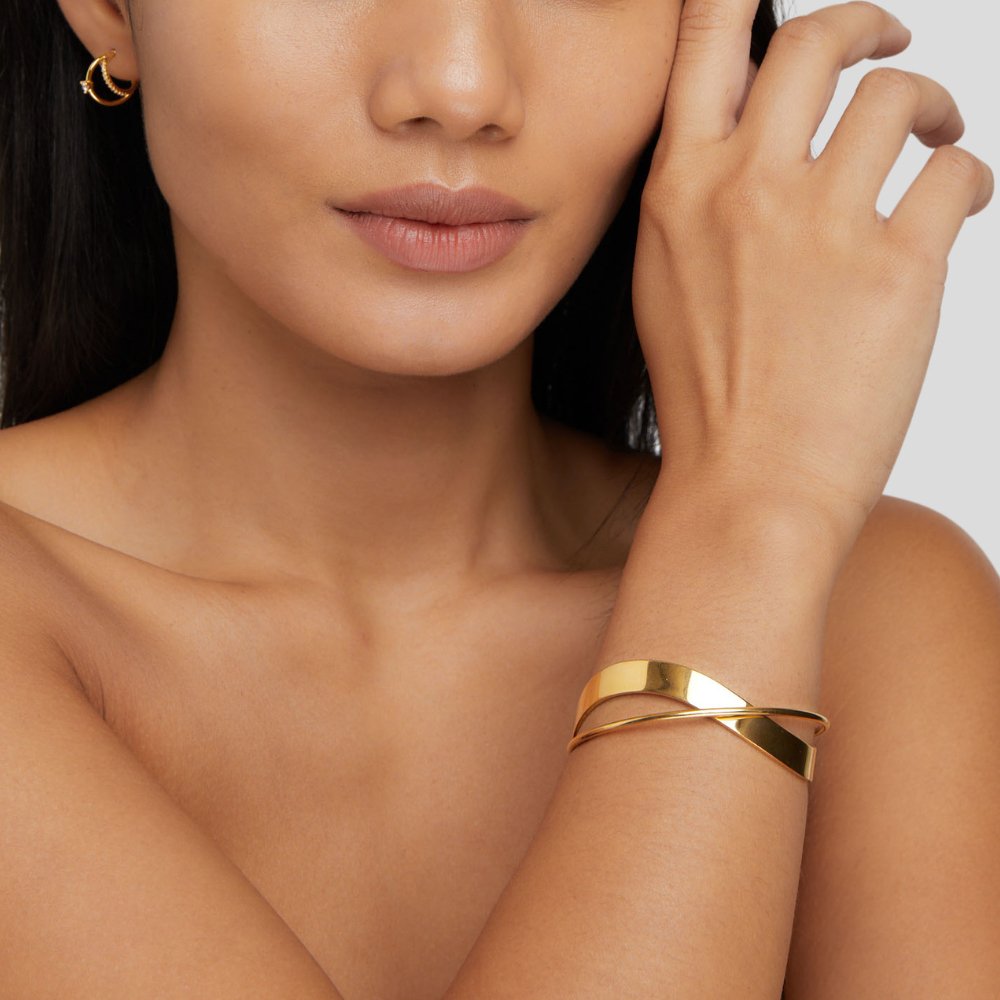 Elegante gouden armband met verfijnde details