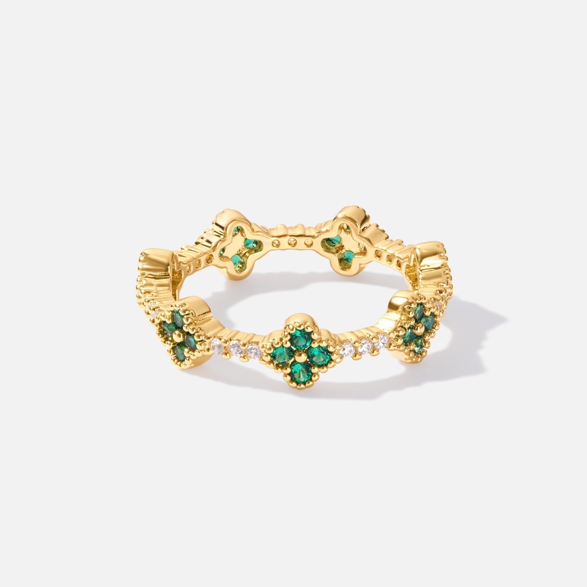 Klavertje vier ring van zilver met sprankelende kristallen