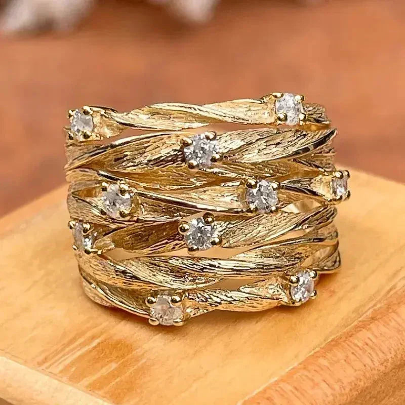 Elegante gouden ring met verfijnde details