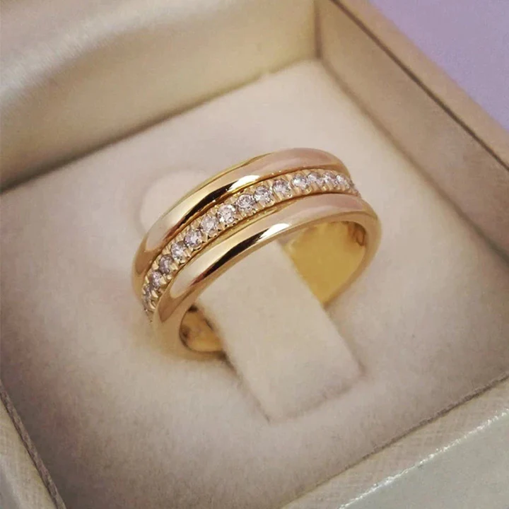 Elegante zirkonia ring met verfijnde omlijsting