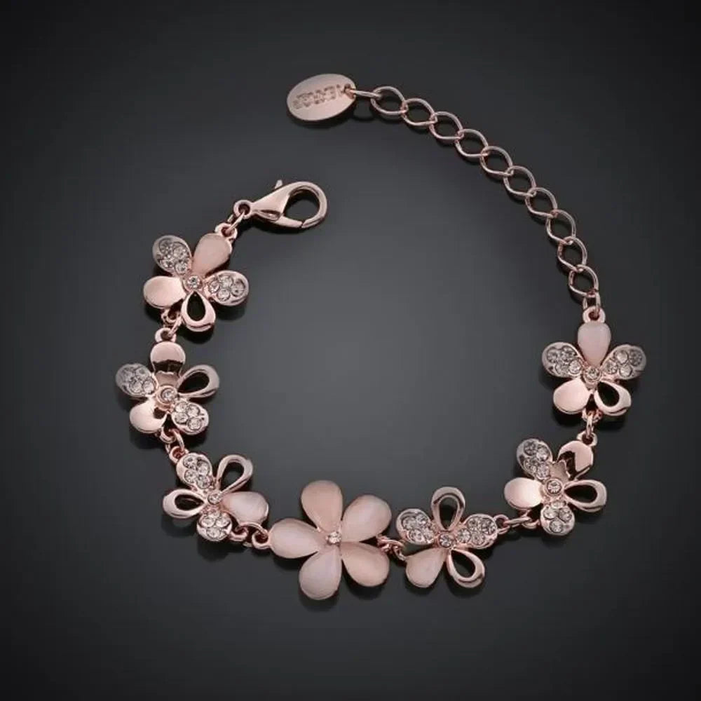 Elegante rozenbloem armband van roségoud