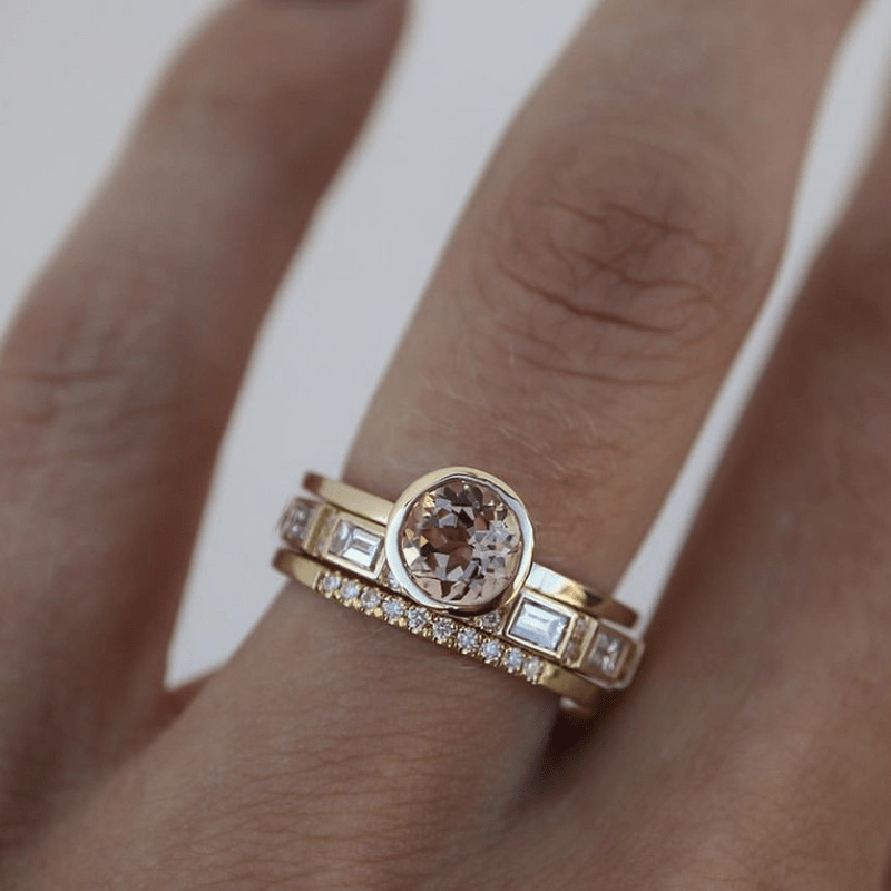 Verfijnde gouden ring met inleg van kristal