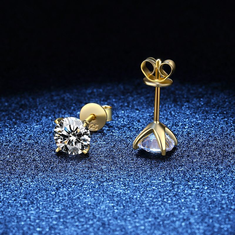 Elegante zilveren oorbellen met subtiele zirkonia details