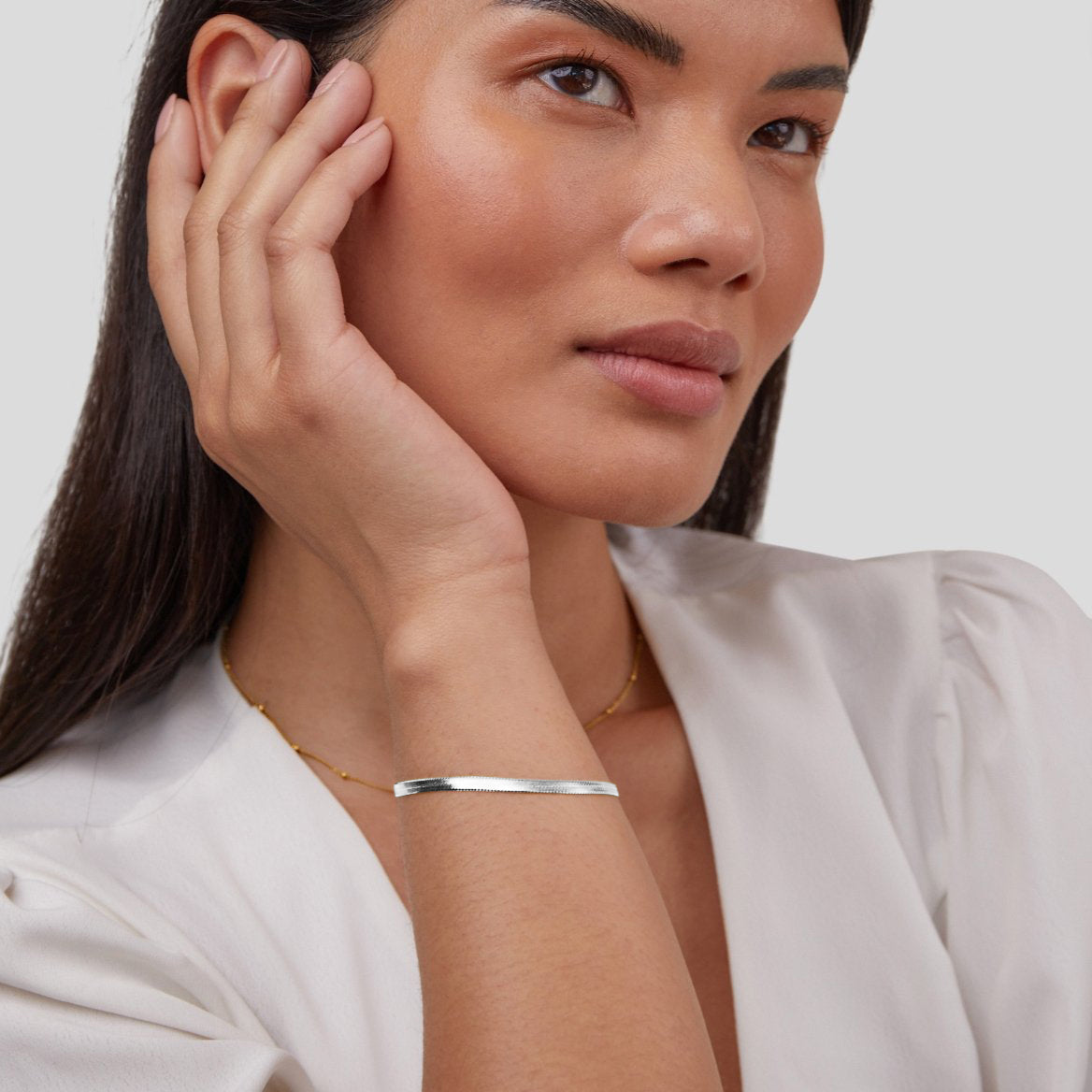Elegante zilveren armband met slangenmotief