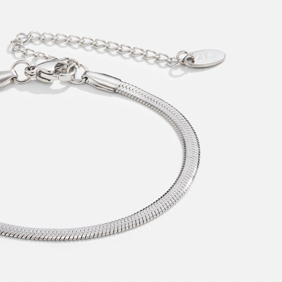Elegante zilveren armband met slangenmotief