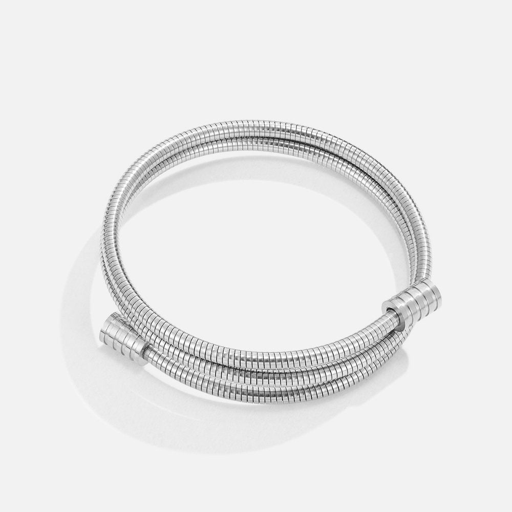 Verfijnde zilveren armband met een subtiele twist
